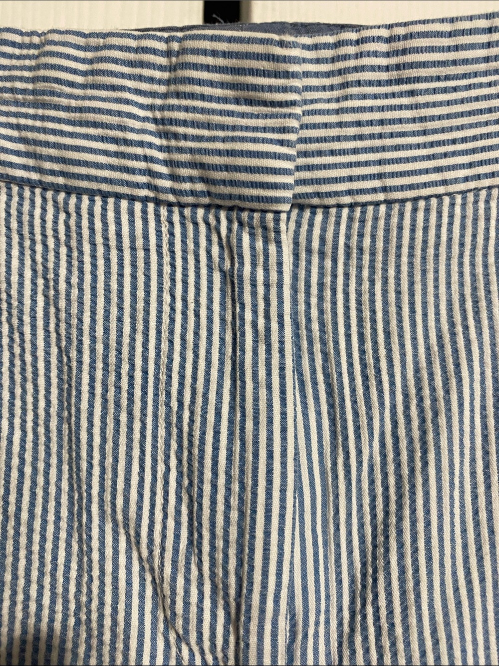 Talbots classic walking Bermuda blue & white seersucker shorts size 14P - Picture 4 of 11